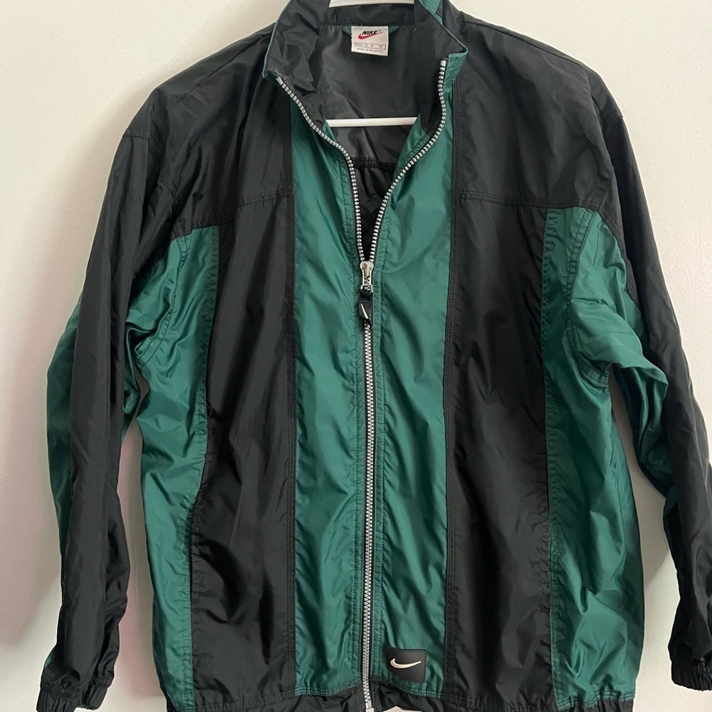Nike • Vintage Kids Black and Green Jacket Windbreaker - Picture 2 of 6